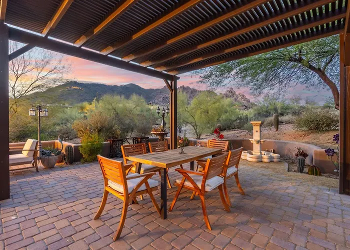 Luxury Estate With Pool Sport Court & Mtn Views *