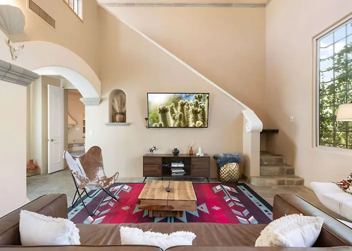 Luxury Estate With Pool Sport Court & Mtn Views
