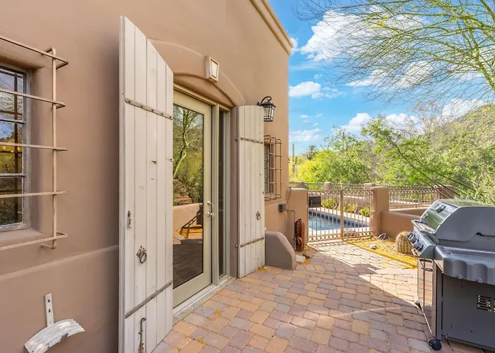 Luxury Estate With Pool Sport Court & Mtn Views