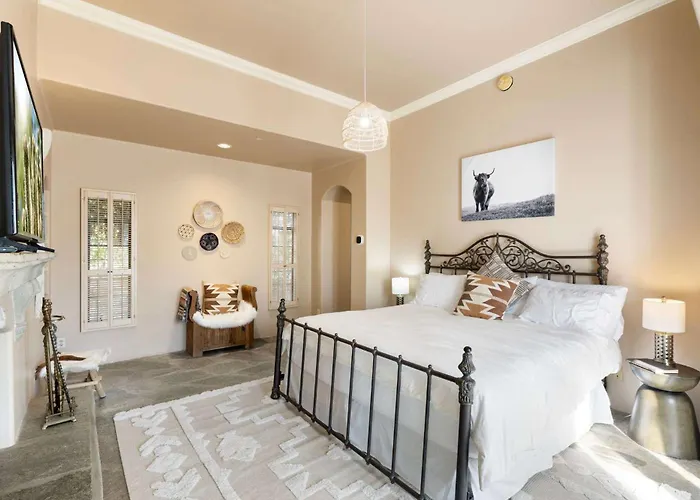 Luxury Estate With Pool Sport Court & Mtn Views Dom wakacyjny *