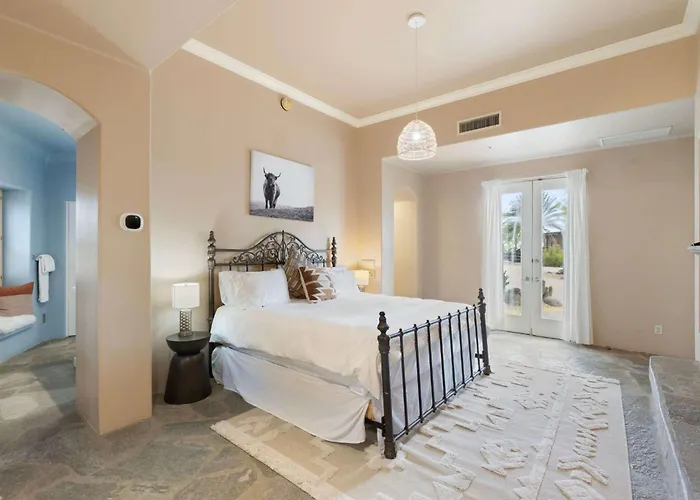 Luxury Estate With Pool Sport Court & Mtn Views