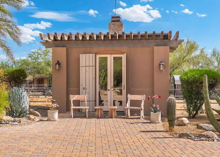 Luxury Estate With Pool Sport Court & Mtn Views