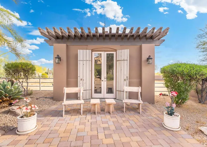 Luxury Estate With Pool Sport Court & Mtn Views *